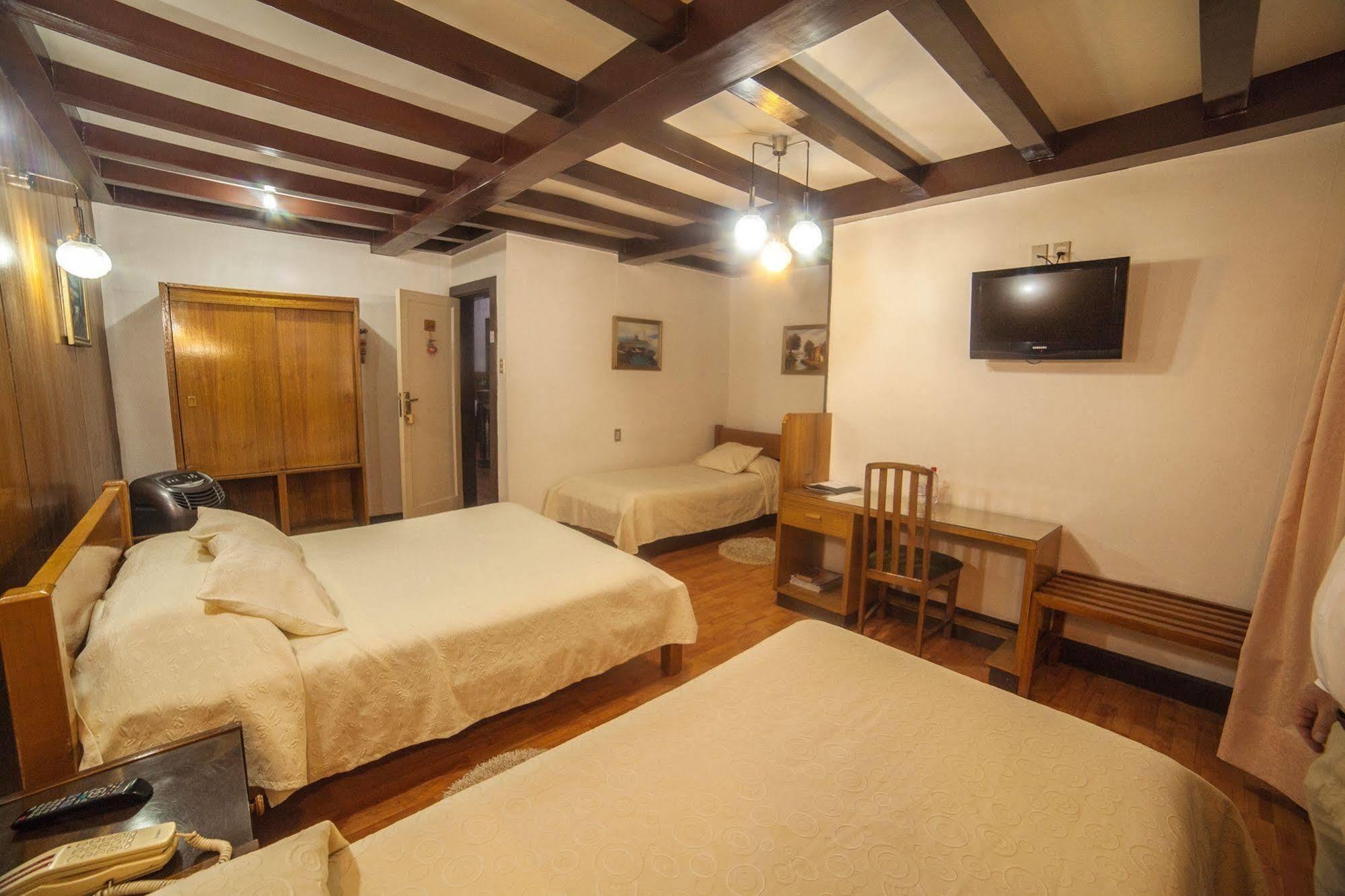 Hotel Vegas Santiago Luaran gambar